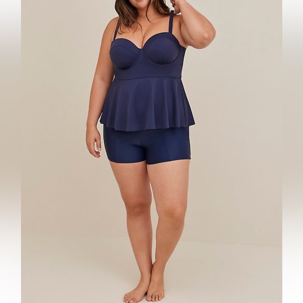 Torrid Peplum Underwire Navy Swim Top size 1-D/DD